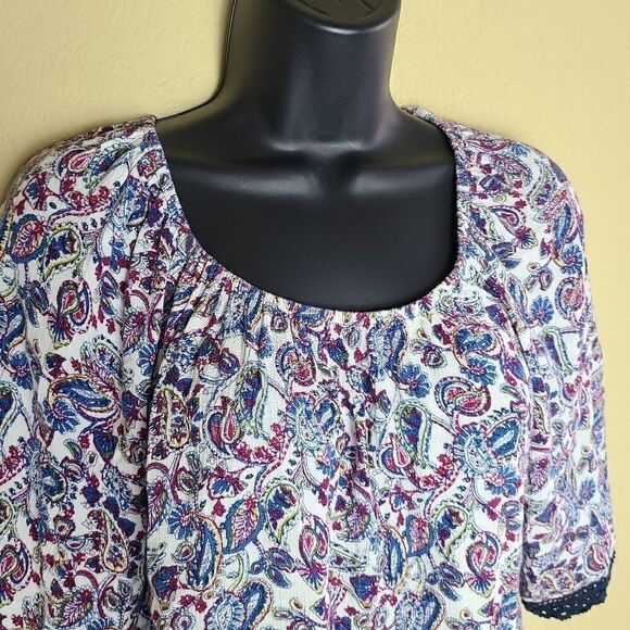 Daniel Rainn Boho Floral and Paisley Top - Picture 3 of 7